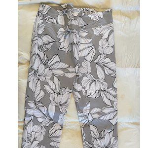 Soft Surroundings Pull On Ankle Pants L